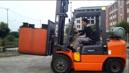 Cina 2500kg Gasloline Gas GPL Carrelli elevatori a propano Carrelli elevatori con motore giapponese
