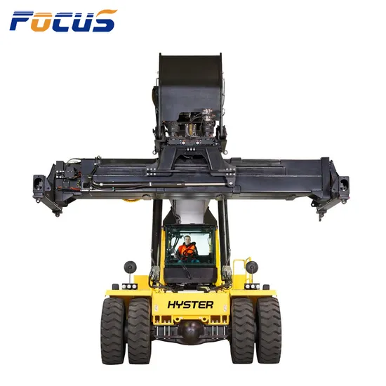 Reach stacker per container vuoti e movimentazione container a comando elettrico da 45 tonnellate in vendita
